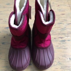 Brand new girl snow boots with tags